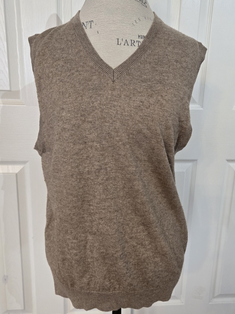 KALLSPIN Men’s Large Taupe Brown V-Neck Knit Sweater Vest Sleeveless Pullover